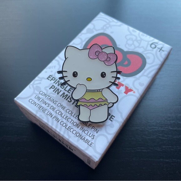 Loungefly Hello Kitty Summer Glitter Blind Box Enamel Pin - Picture 5 of 6